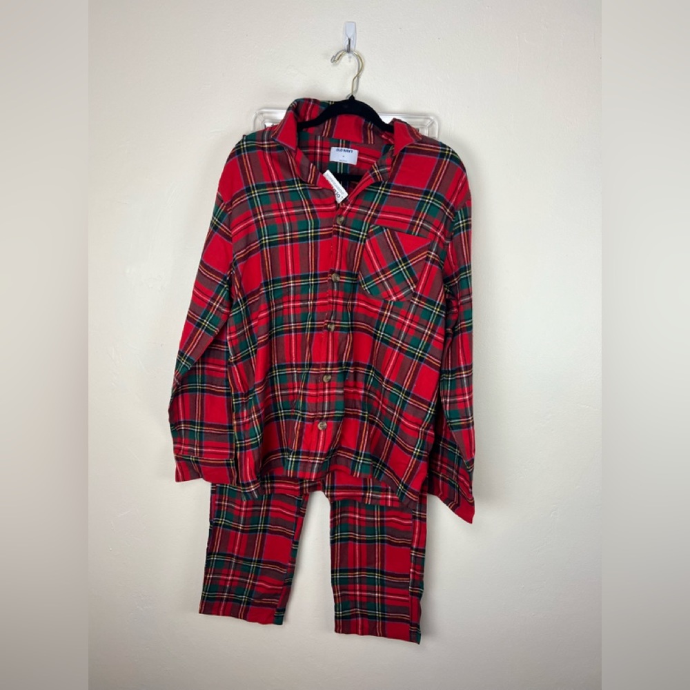 Plaid Old Navy Pajamas Unisex M red, green white black, pls read below